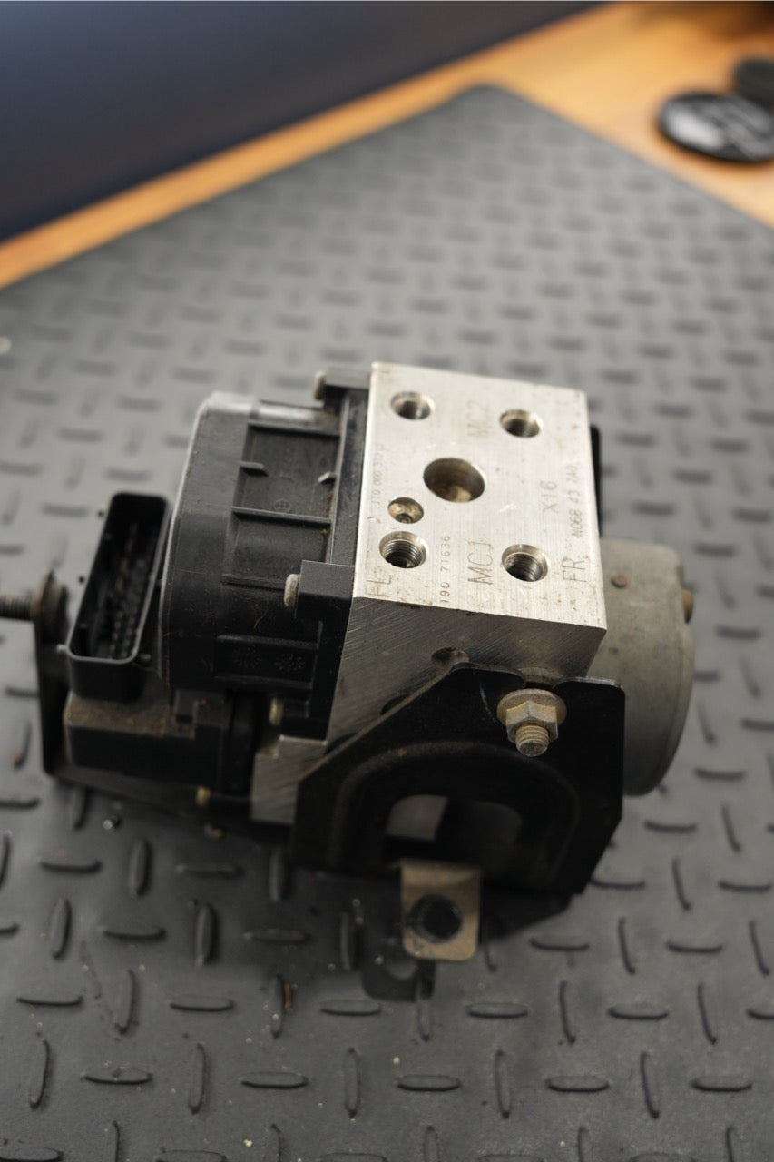 NB Mx-5 ABS MODULE/PUMP