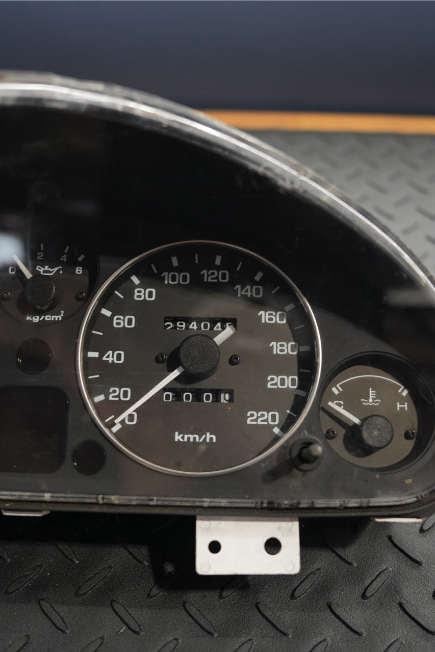 Na Mx-5 Gauge cluster