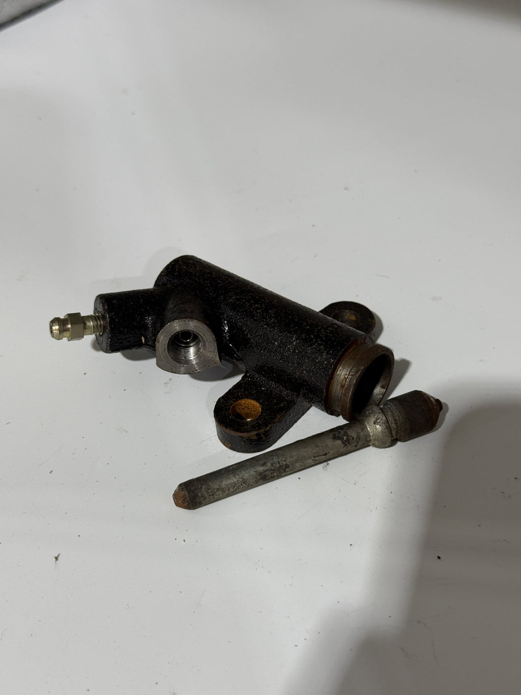 Mazda MX-5 Clutch Slave Cylinder – New Old Stock