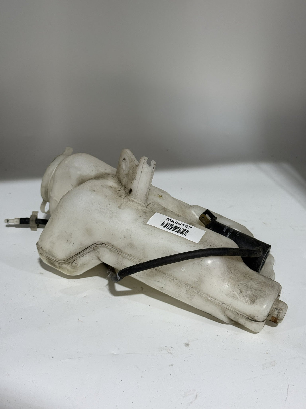 Washer Bottle with Pump for Mazda MX-5 NB2 2001–2005 – MX00187 photo 1
